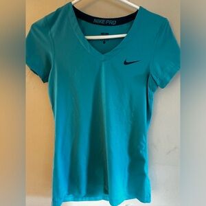 Women’s Nike Dry fit shirt